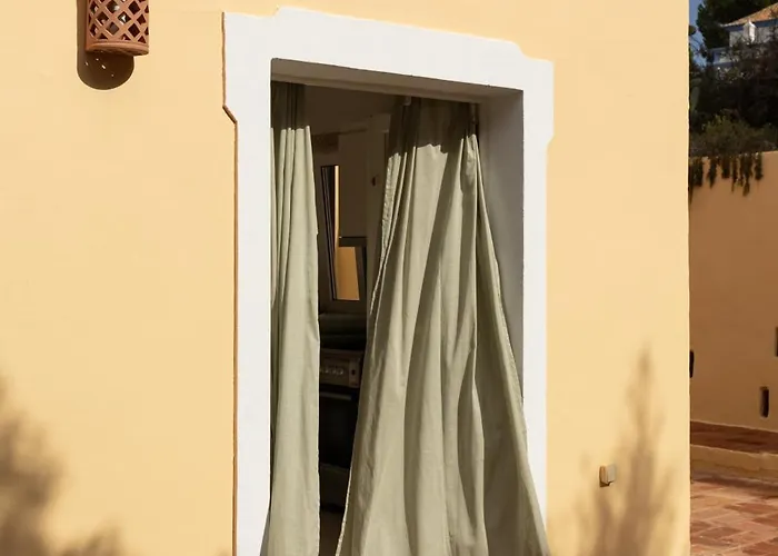 Lovely Rustic Casa Catita With Amazing Roof Terrace Views *
