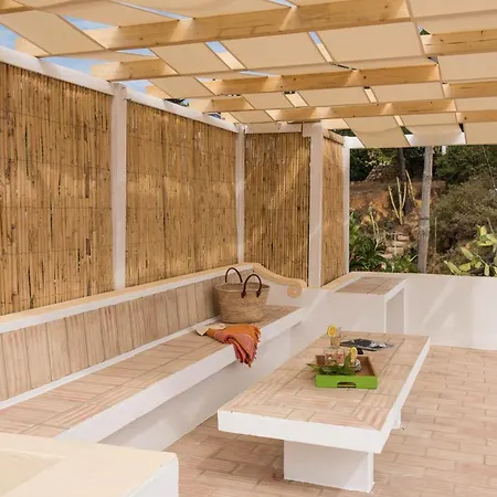 Дом отдыха Lovely Rustic Casa Catita With Amazing Roof Terrace Views *